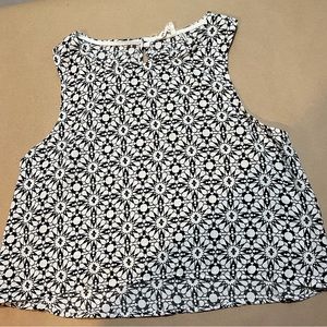 One clothing black and white women’s tank size small